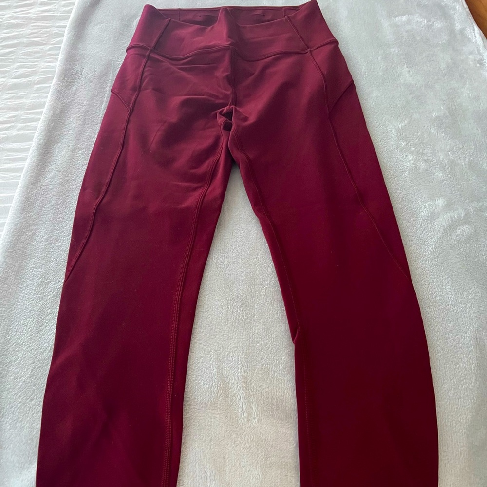 lululemon in movement leggings 25” size 6